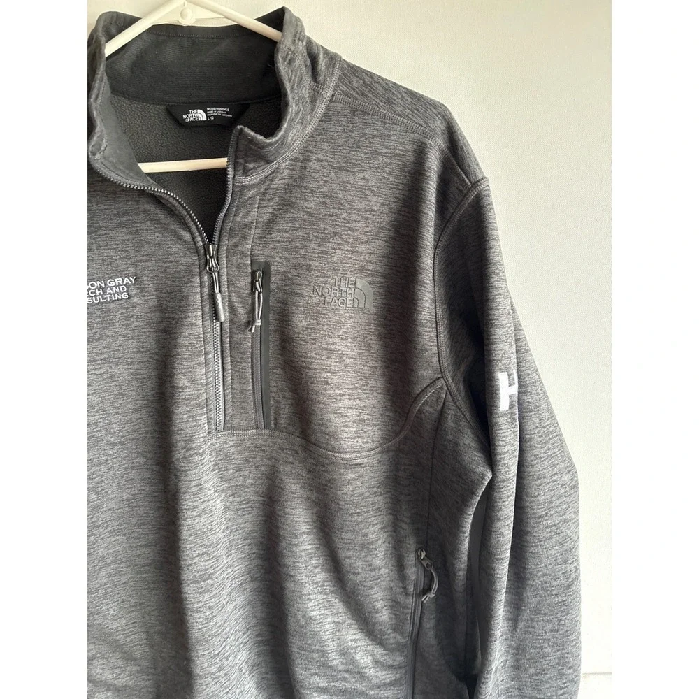 The North Face Mens Gray Pullover Fleece‎ Jacket NF0A47F7 pockets chest pocket